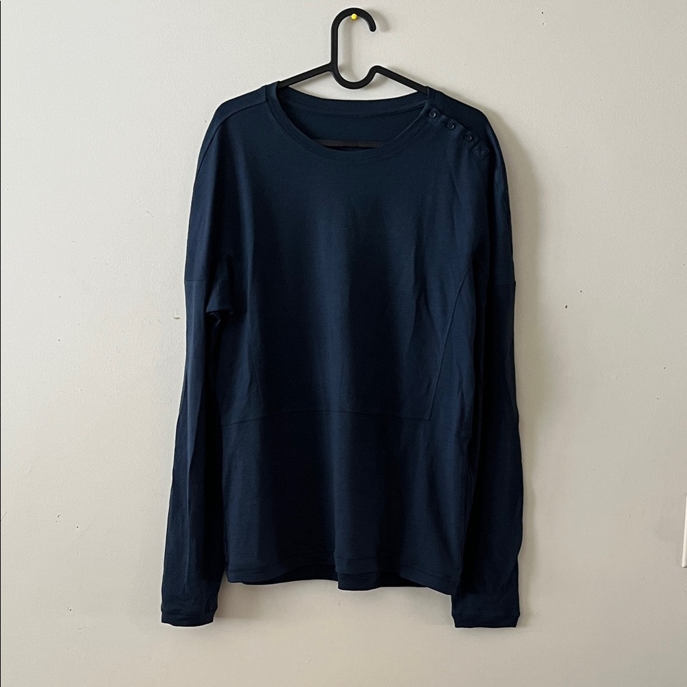 Lululemon Merino Wool Navy long sleeves T-shirt